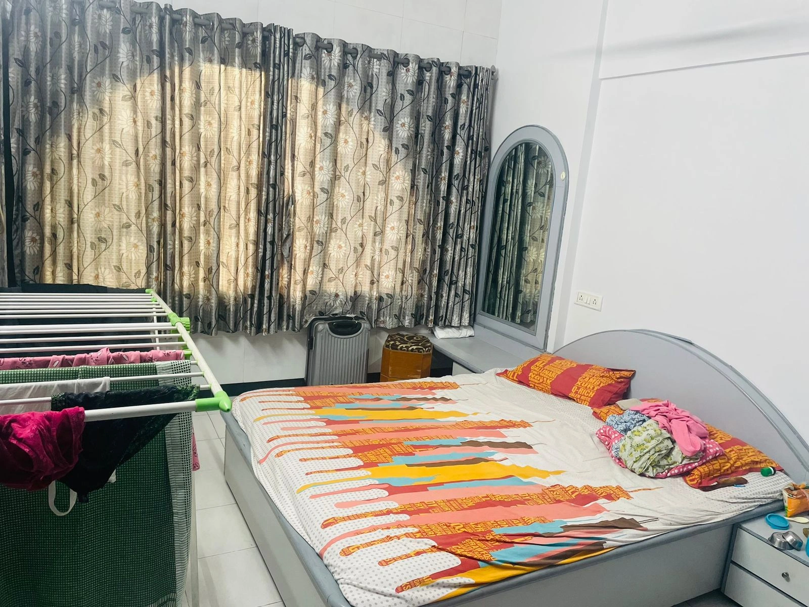 2 BHK Flat for PG in Malad West