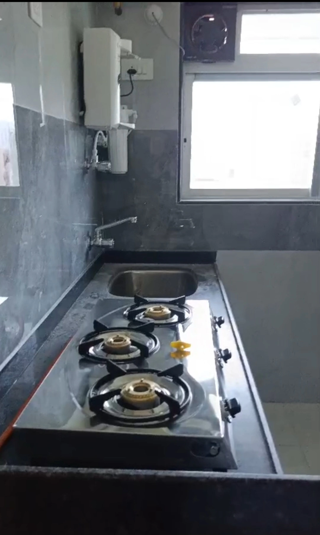 Single Room Boys only Flat for PG in DGS Tower, Malad West
