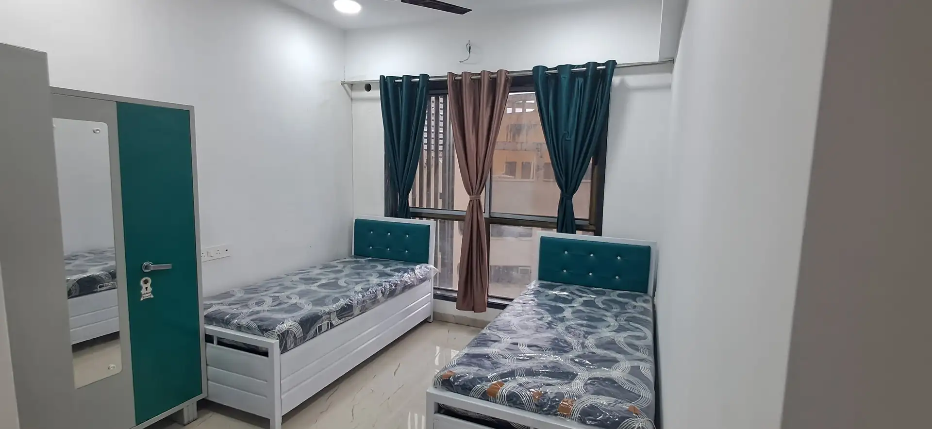 Single Room Boys only Flat for PG in Nemi Bhavan, Goregaon West